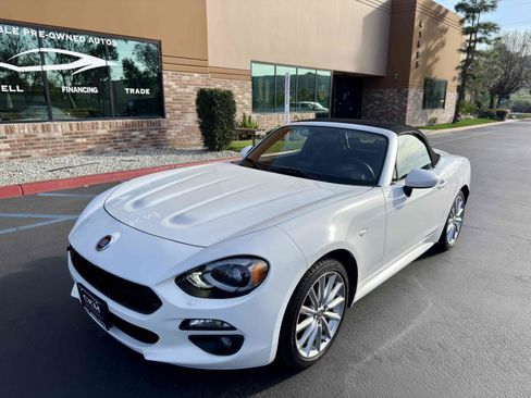 Used 2018 FIAT 124 Spider Lusso w/ Convenience Group image 4