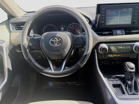 Used 2019 Toyota RAV4 XLE Premium FWD image 21