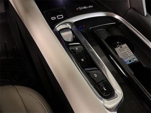 Used 2023 Buick Enclave Essence image 15