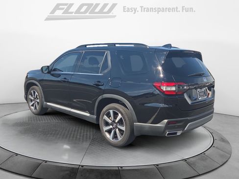 Certified 2024 Honda Pilot Touring image 5