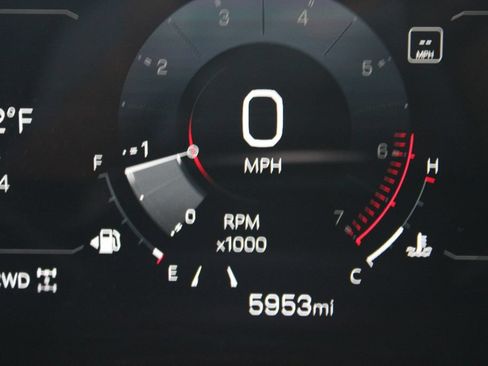Used 2025 GMC Terrain Elevation w/ Technology Package II AWD/4WD image 15