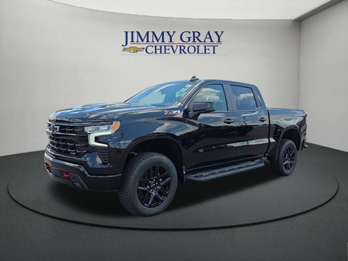 New 2026 Chevrolet Silverado 1500 LT Trail Boss w/ Convenience Package II AWD/4WD image 1