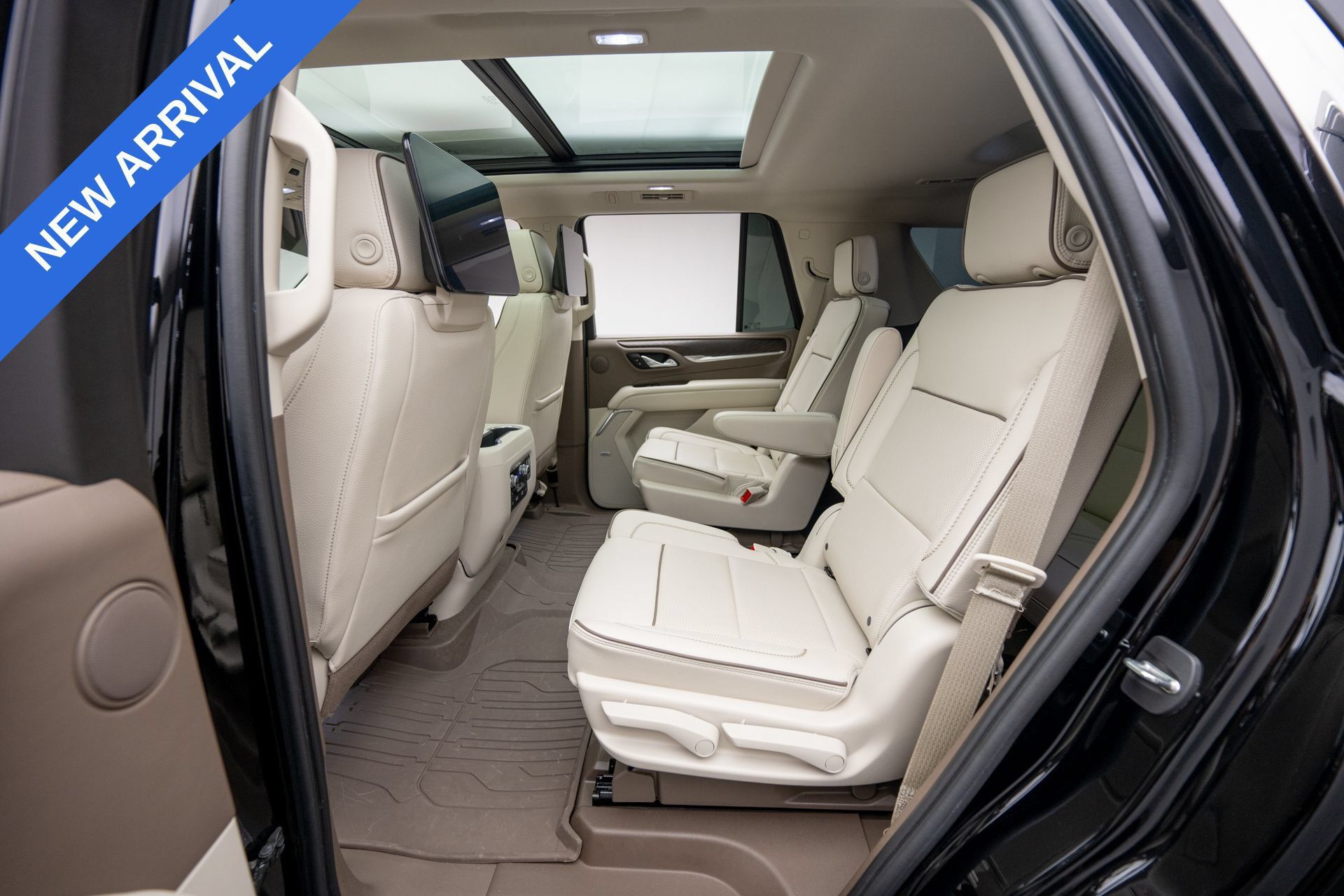 Used 2023 GMC Yukon Denali w/ Advanced Technology Package AWD/4WD image 20