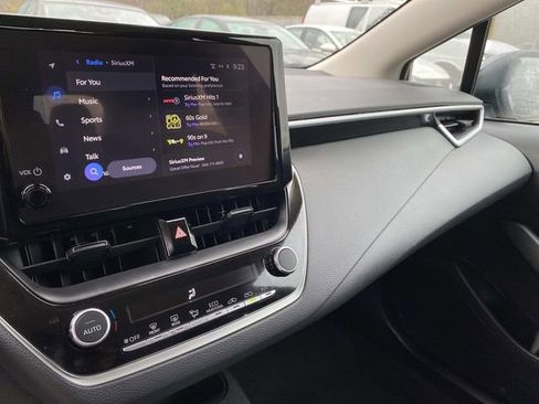 Used 2023 Toyota Corolla LE image 29