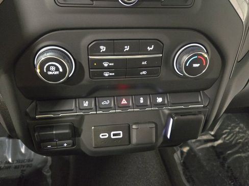 Used 2024 Chevrolet Silverado 2500 Custom w/ Custom Convenience Package image 22