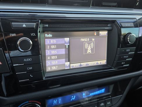 Used 2016 Toyota Corolla S image 20