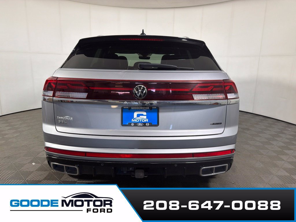Used 2024 Volkswagen Atlas Cross Sport SEL R-Line AWD/4WD image 6