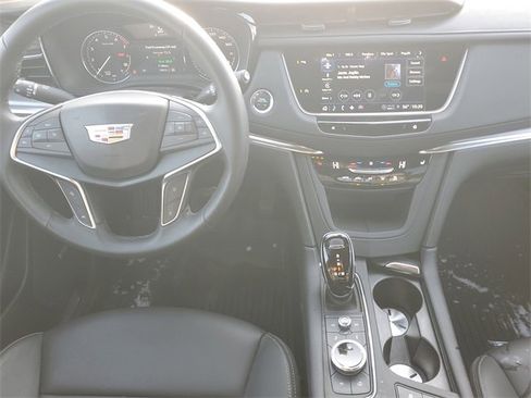 Certified 2024 Cadillac XT5 Luxury w/ LPO, Floor Liner Package image 28