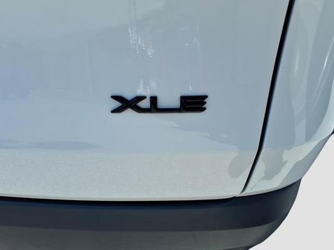 Used 2024 Toyota Grand Highlander AWD image 6