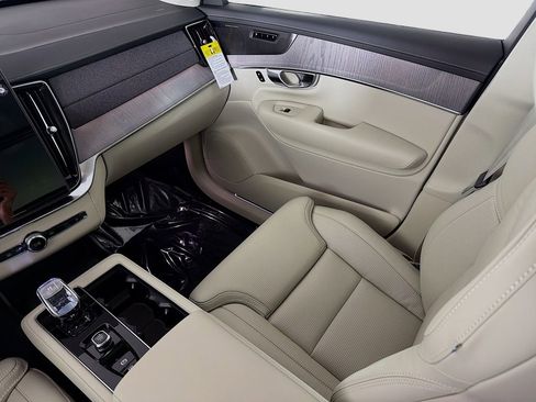 New 2026 Volvo XC90 T8 Ultra w/ Protection Package AWD/4WD image 25