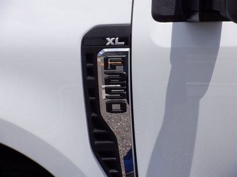 Used 2024 Ford F250 XL image 19