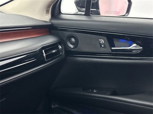 Used 2023 Lincoln Nautilus Reserve w/ Equipment Group 201A image 32