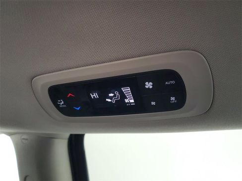 Used 2017 Chrysler Pacifica Touring-L image 29