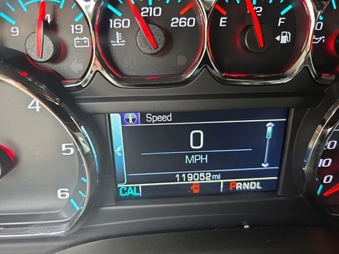 Used 2017 GMC Yukon SLE w/ HD Trailering Package image 32