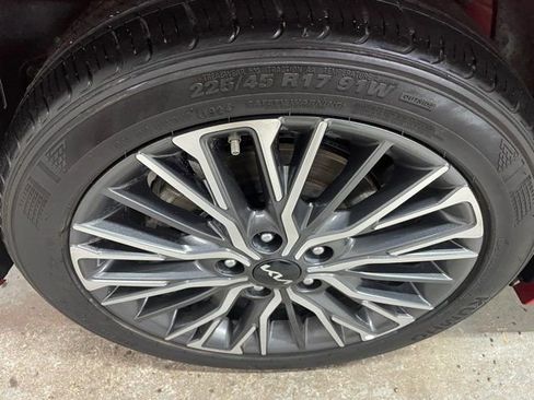 Used 2024 Kia Forte GT-Line w/ GT-Line Premium Package image 7