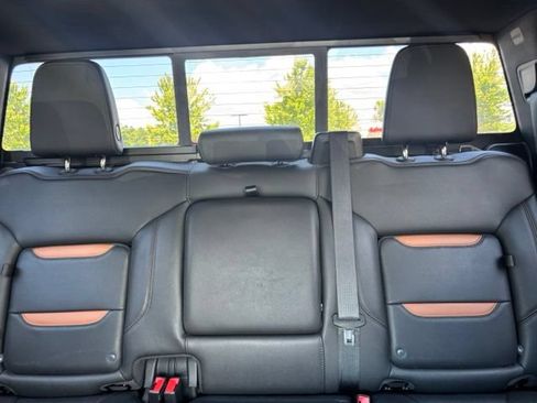 Used 2021 GMC Sierra 1500 AT4 w/ AT4 Preferred Package AWD/4WD image 12