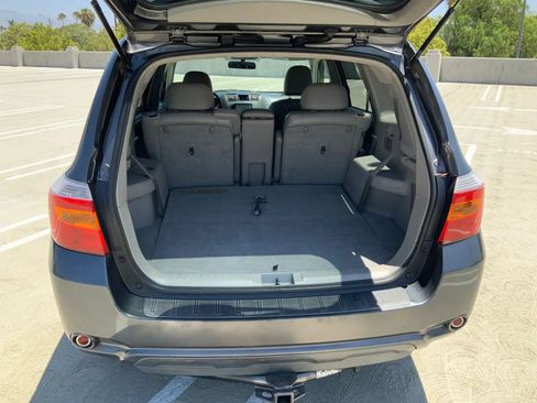 Used 2010 Toyota Highlander SE AWD/4WD image 9