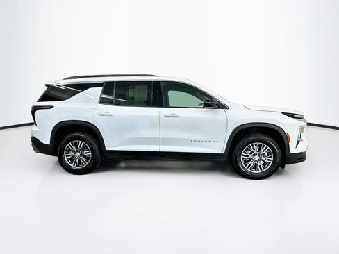 Used 2025 Chevrolet Traverse LT AWD/4WD image 10