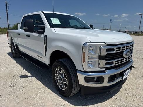 Used 2025 Ford F250 XLT w/ FX4 Off-Road Package AWD/4WD image 6