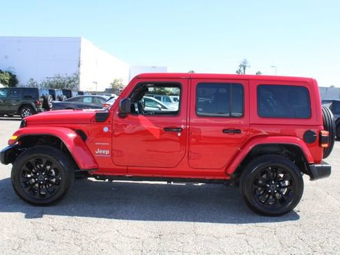 Used 2024 Jeep Wrangler Unlimited Sahara AWD/4WD image 7