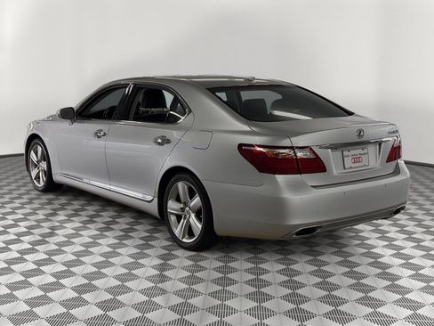 Used 2011 Lexus LS 460 L w/ Luxury Pkg RWD image 3
