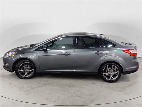 Used 2013 Ford Focus SE image 2