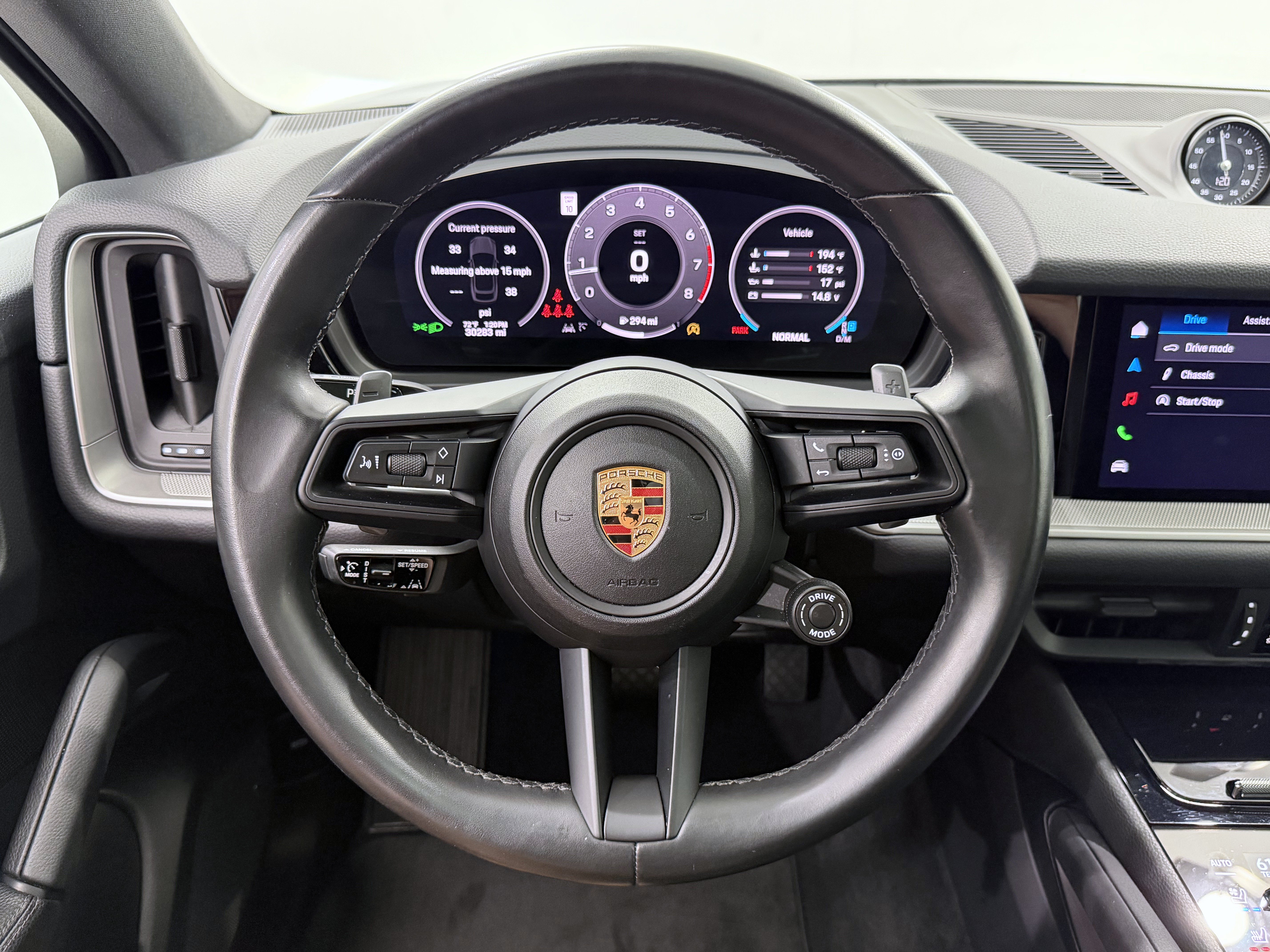Certified 2024 Porsche Cayenne Coupe AWD/4WD image 45