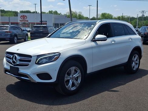 Used 2018 Mercedes-Benz GLC 300 4MATIC image 3