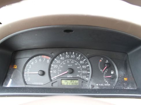 Used 2005 Toyota Corolla CE FWD image 11
