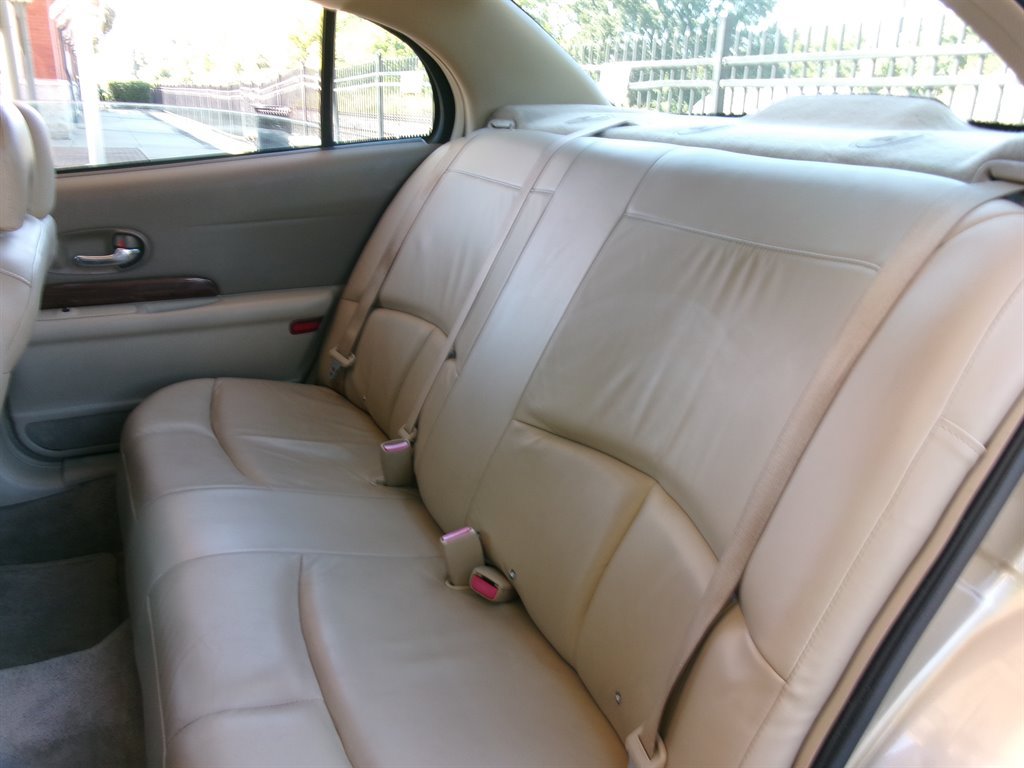 Used 2005 Buick Le Sabre Custom w/ Leather and Comfort Group FWD image 32