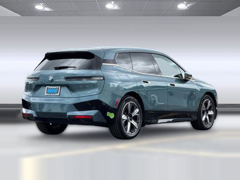 Certified 2023 BMW iX xDrive50 w/ Premium Package AWD/4WD image 8