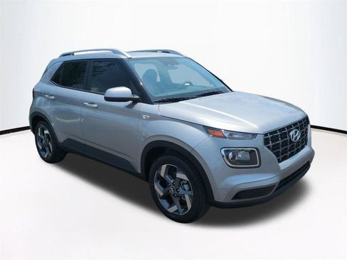 New 2026 Hyundai Venue SEL FWD image 2