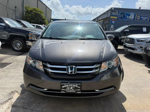 Used 2016 Honda Odyssey SE image 2
