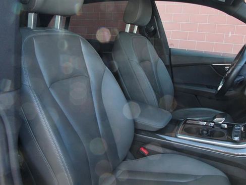 Used 2021 Audi Q8 Prestige w/ Prestige Package image 23