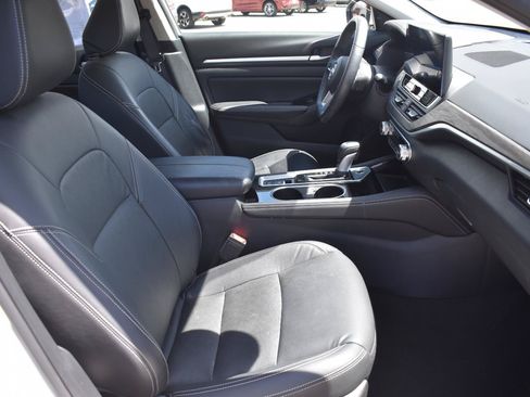 Used 2024 Nissan Altima 2.5 SL AWD/4WD image 16