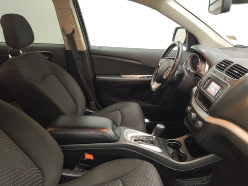 Used 2020 Dodge Journey SE w/ SE Popular Equipment Group image 21