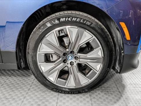 Used 2024 BMW iX xDrive50 w/ Luxury Package AWD/4WD image 30