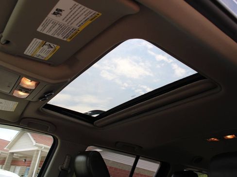 Used 2012 Nissan Pathfinder Silver AWD/4WD image 32