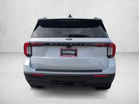 New 2026 Ford Explorer Active image 9