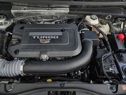 Used 2024 Cadillac XT4 Premium Luxury image 27