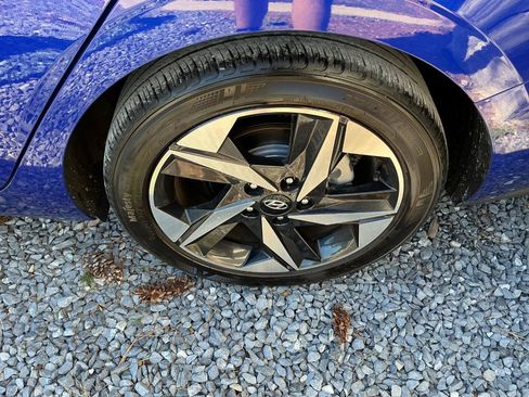 Used 2023 Hyundai Elantra SEL w/ Convenience Package FWD image 22