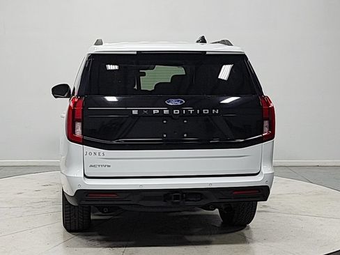 Used 2025 Ford Expedition Active AWD/4WD image 6