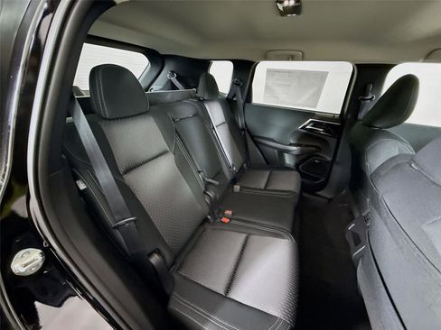 New 2026 Mitsubishi Outlander ES image 18