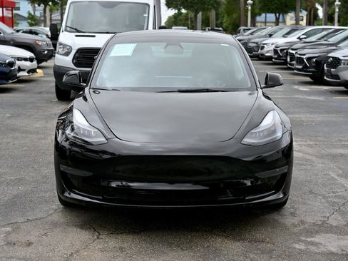 Used 2022 Tesla Model 3 Standard Range image 2