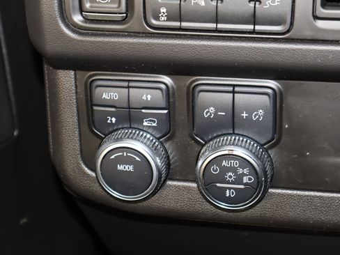 Used 2022 GMC Yukon XL SLT image 35