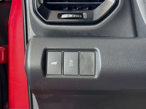 Used 2024 Honda Pilot Touring image 11