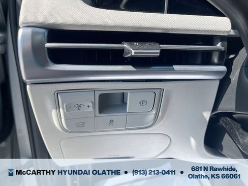 Certified 2025 Hyundai Tucson Limited FWD image 30