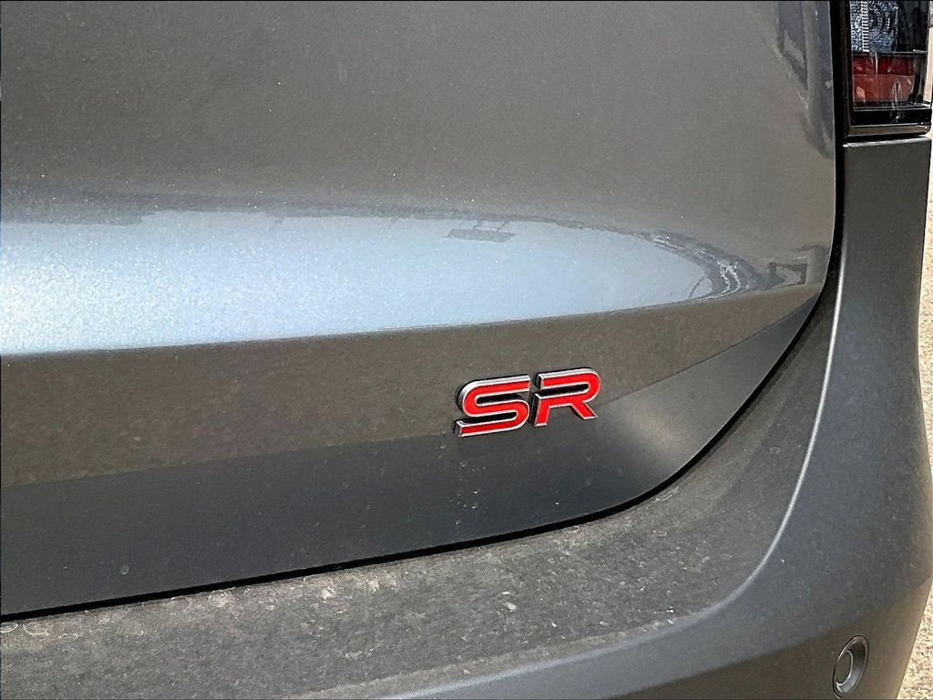 Used 2026 Nissan Kicks SR FWD image 9