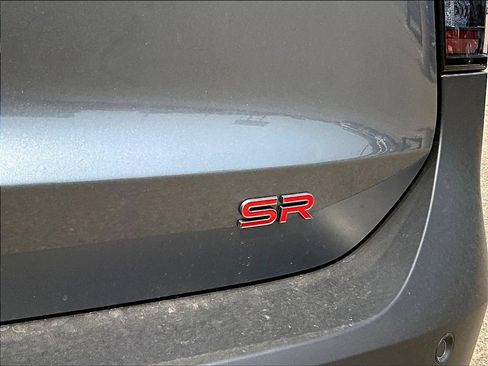 Used 2026 Nissan Kicks SR FWD image 9