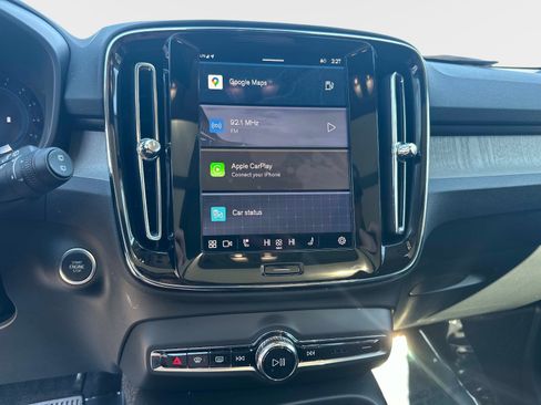 Certified 2025 Volvo XC40 B5 Core image 21